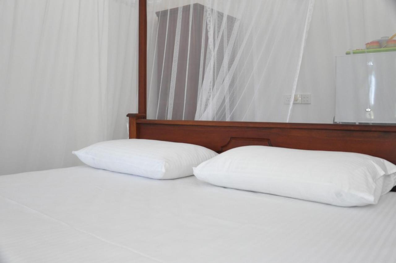 The Ocean Bed & Breakfast Унаватуна Екстериор снимка